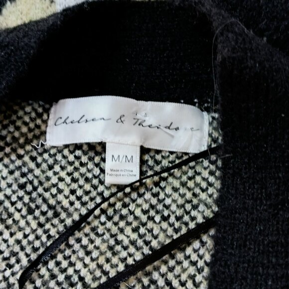 NWOT! COZY FLOWER CARDIGAN SWEATER SZ M - Picture 2 of 5